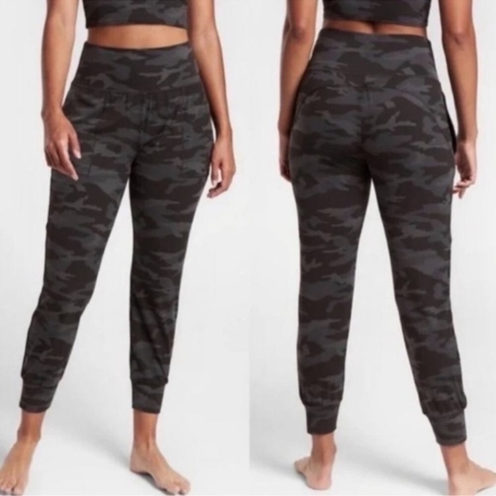 Athleta Salutation Camo Gray Pull-On‎ Jogger Pants Sz S